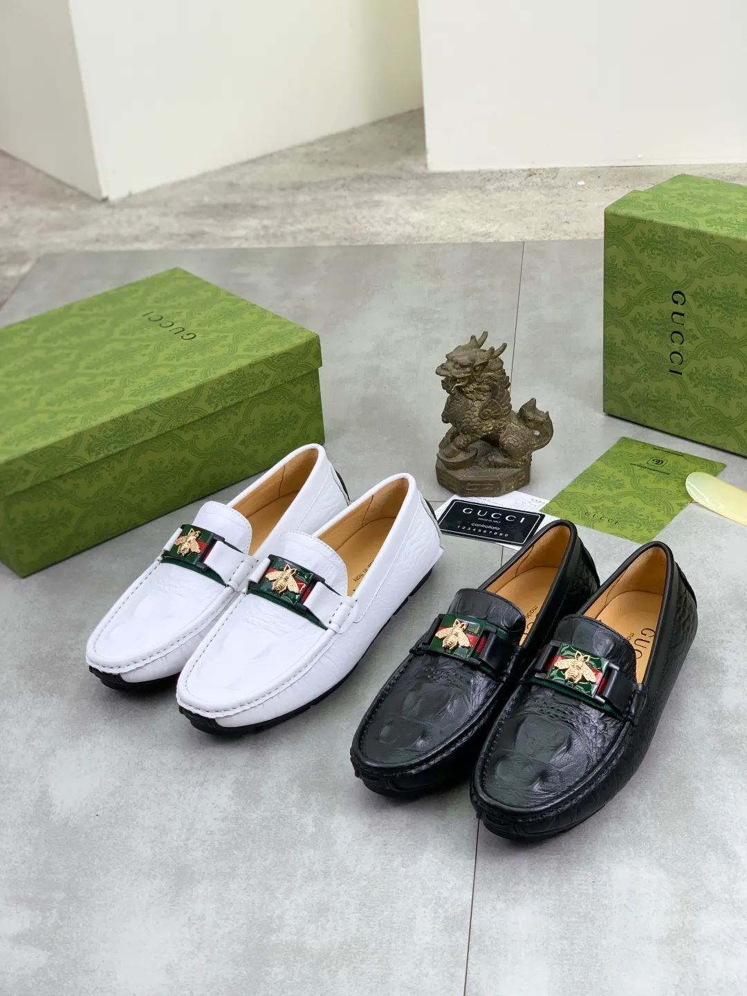 Men's men's shoes💰P360💰[New style]🆘[GUCCI] New classic beanie shoes; Hong Kong original top quality, exquisite craftsmanship, top quality💪🏼High-end boutique men's beanie shoes, British fashion style 🎈The upper is made of Italian imported calfskin🔥, comfortable and breathable, fully imported soft pigskin lining, lazy slip-on Loaf style This fabric is made of 🇮🇹🎈, which is suitable for drivers to drive, and the original non-slip and wear-resistant rubber outsole 🎈Code number: 38-45 Black White 🉑️Choose